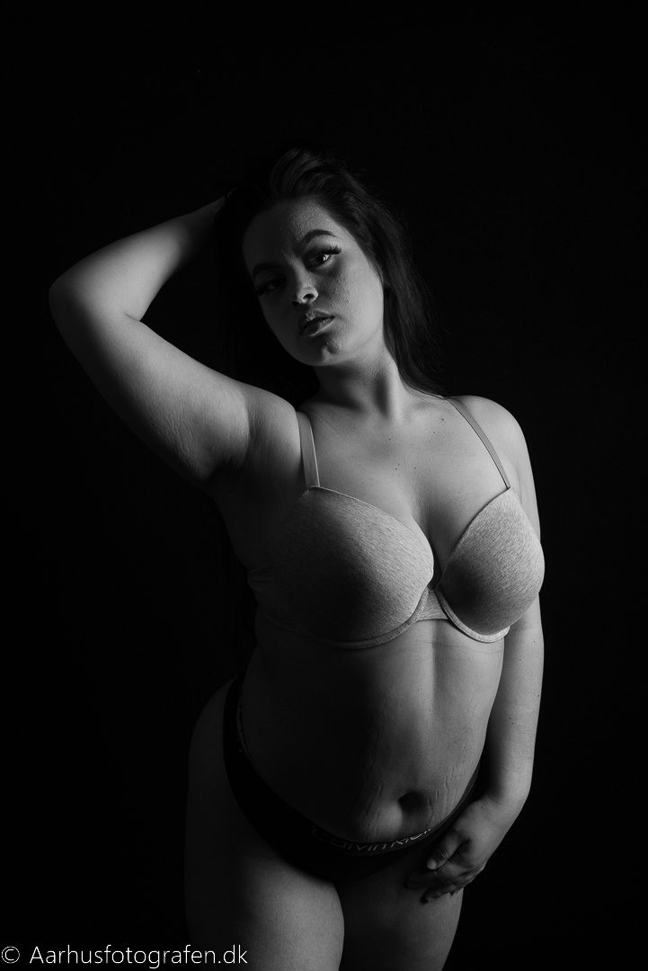 web_FD9_4757